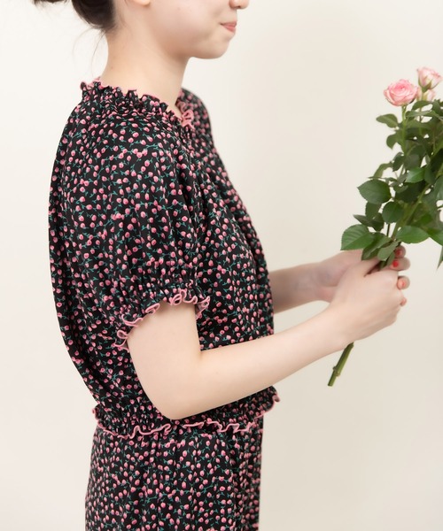 Dot＆Stripes CHILD WOMAN（ドットアンドストライプス　チャイルドウーマン）の「ポンチ small roseプリント パフスリーブブラウス（シャツ/ブラウス・レディース・ブラック/ネイビー・FREE）」の13枚目の写真