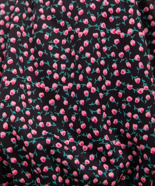 Dot＆Stripes CHILD WOMAN（ドットアンドストライプス　チャイルドウーマン）の「ポンチ small roseプリント パフスリーブブラウス（シャツ/ブラウス・レディース・ブラック/ネイビー・FREE）」の20枚目の写真