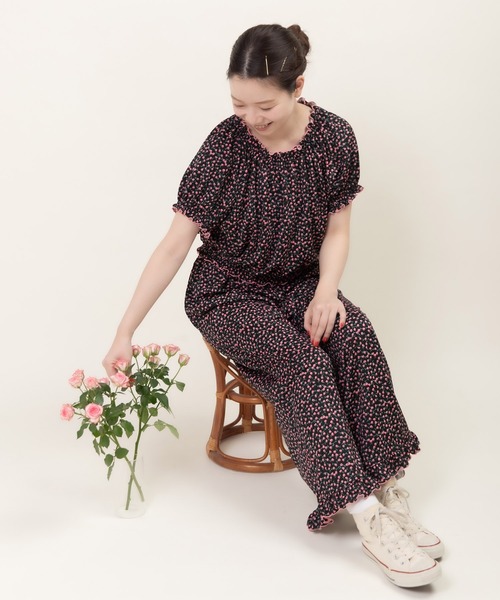 Dot＆Stripes CHILD WOMAN（ドットアンドストライプス　チャイルドウーマン）の「ポンチ small roseプリント パフスリーブブラウス（シャツ/ブラウス・レディース・ブラック/ネイビー・FREE）」の19枚目の写真