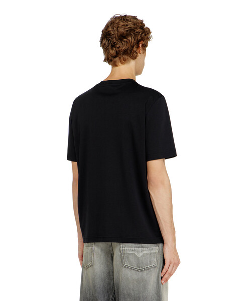 DIESEL(ディーゼル)の「メンズ Tシャツ T-ADJUST-MET(Tシャツ/カットソー・メンズ・ベージュ系その他/ブラック/ホワイト・XXX-LARGE/LARGE/SMALL/X-LARGE/XX-LARGE/X-SMALL/MEDIUM)」の6枚目の写真