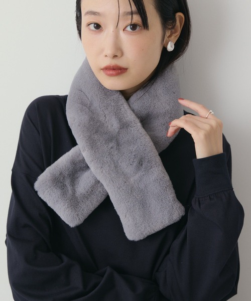 AMERICAN HOLIC（アメリカンホリック）の「リバーシブルフェイクファーティペット（マフラー・レディース・グレー/ベージュ・FREE）」の4枚目の写真