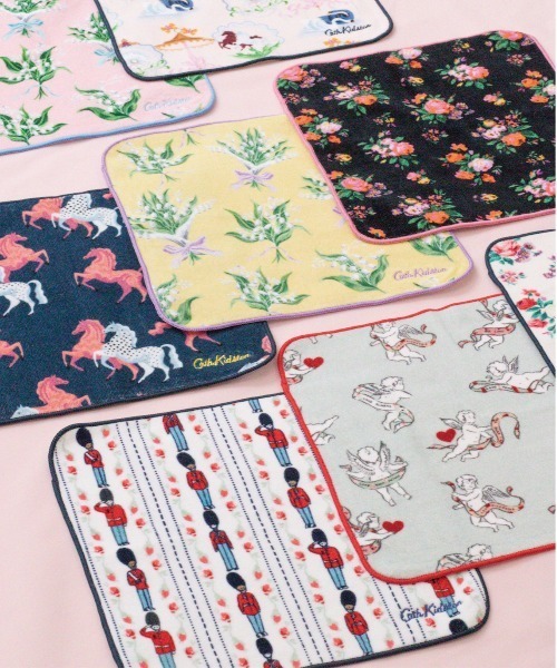 Cath Kidston(キャスキッドソン)の「タオルハンカチ Guards Bud Stripe(ハンカチ/ハンドタオル・レディース・ネイビー・FREE)」の2枚目の写真