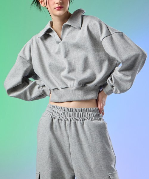 KOLEAT（コレット）の「ソフトテクスチャー無地カラークロップスウェット [GRAY] スウェットシャツver.（スウェット・レディース・グレー・FREE）」の3枚目の写真