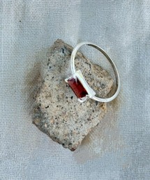 Donnaruma（ドンナルンマ）の「「Lapis note」ルビースクエアリング（リング）」