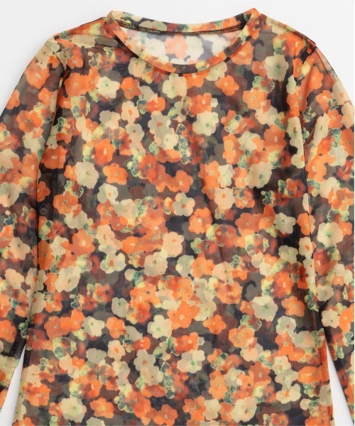 MAISON SPECIAL(メゾンスペシャル)の「Flower Print Tops/ブラーフラワープリントトップス(Tシャツ/カットソー・レディース・オレンジ/ブルー・FREE)」の9枚目の写真