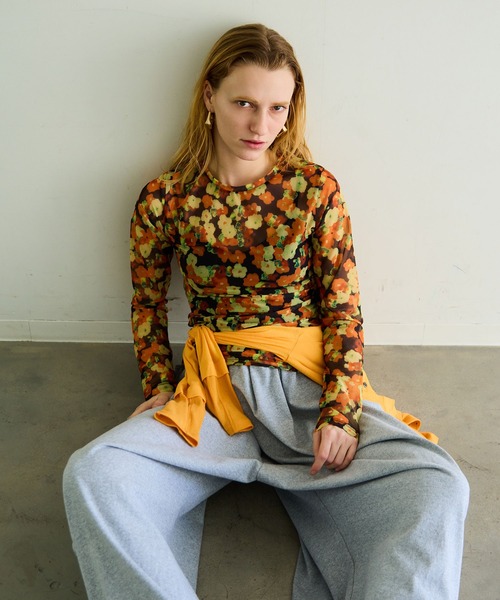 MAISON SPECIAL(メゾンスペシャル)の「Flower Print Tops/ブラーフラワープリントトップス(Tシャツ/カットソー・レディース・オレンジ/ブルー・FREE)」の15枚目の写真