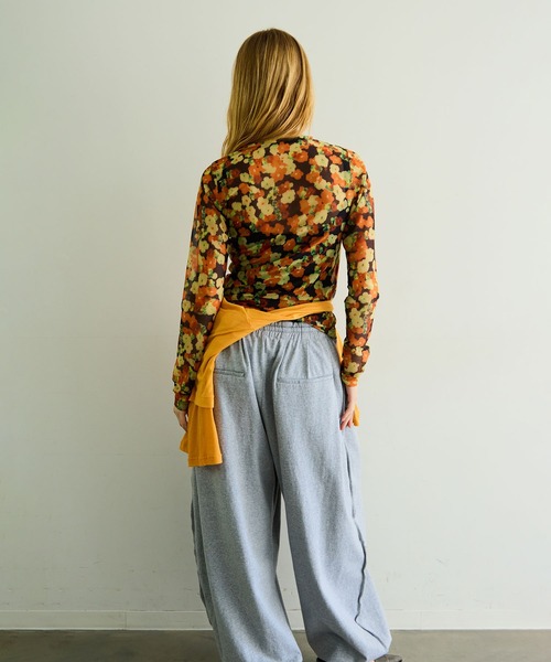 MAISON SPECIAL(メゾンスペシャル)の「Flower Print Tops/ブラーフラワープリントトップス(Tシャツ/カットソー・レディース・オレンジ/ブルー・FREE)」の16枚目の写真