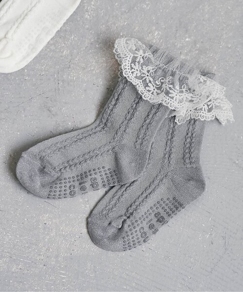 apres les cours(アプレレクール)の「スカラップレースソックス(ソックス/靴下・キッズ・オフホワイト/グレー・21/18/15 /12)」の1枚目の写真