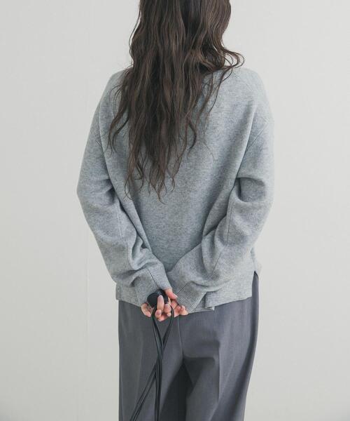 URBAN RESEARCH DOORS（アーバンリサーチドアーズ）の「ボートネックスムースプルオーバー（ニット/セーター・レディース・オフホワイト/パープル系その他/ブルー系その他/グレー・FREE）」の14枚目の写真