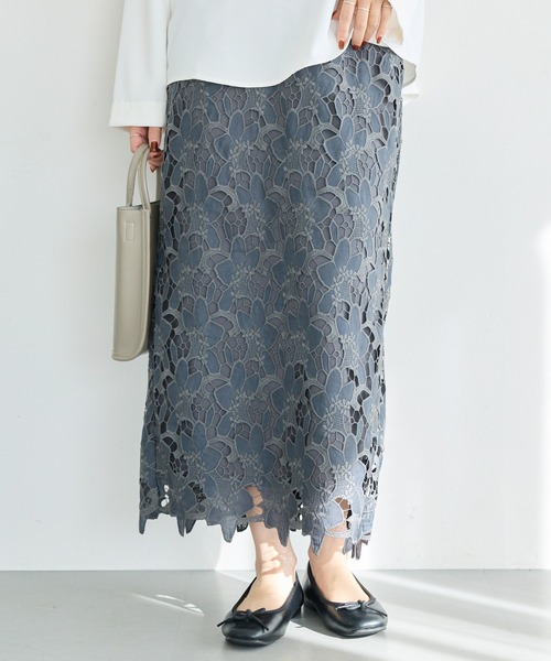 LAVEANGE(ラビアンジェ)の「刺繍レースナロースカート(スカート・レディース・チャコールグレー/アイボリー/ブラック・4L/3L/LL/L/M)」の6枚目の写真