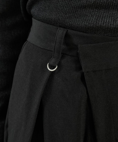 en CAnAF(エンカナフ)の「【すっきり細見えの美シルエット】アシメウエストタックパンツ(スラックス・レディース・チャコールグレー/ブラック/ベージュ・フリー)」の9枚目の写真