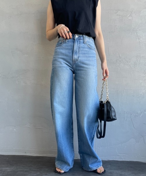 Levi's（リーバイス）の「[LEVI’S/リーバイス] RIBCAGE ワイドシルエット ハイライズストレートデニム（デニムパンツ・レディース・ライトインディゴブルー・25/24/27/26/23）」の4枚目の写真