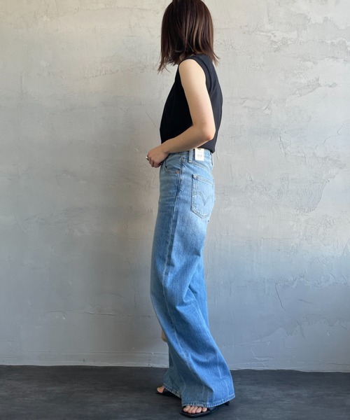 Levi's（リーバイス）の「[LEVI’S/リーバイス] RIBCAGE ワイドシルエット ハイライズストレートデニム（デニムパンツ・レディース・ライトインディゴブルー・25/24/27/26/23）」の12枚目の写真