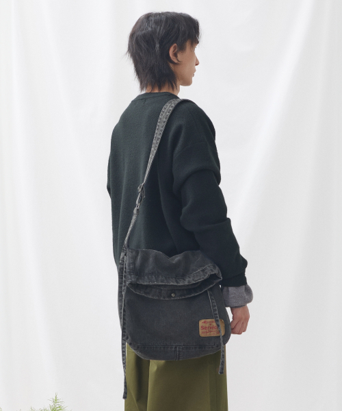 eastserviceshop(イーストサービスショップ)の「Denim Dyed Cross Bag - Black(メッセンジャーバッグ・レディース・その他・FREE)」の2枚目の写真
