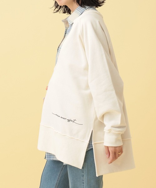 LEPSIM（レプシィム）の「【産前・産後対応】マタニティ／Uネックロゴ刺繍スウェット　634435（マタニティウェア/グッズ・レディース・ネイビー/アイボリー・FREE）」の9枚目の写真