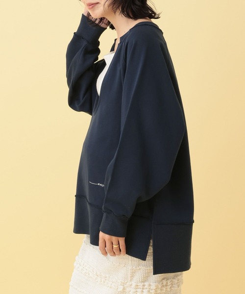 LEPSIM（レプシィム）の「【産前・産後対応】マタニティ／Uネックロゴ刺繍スウェット　634435（マタニティウェア/グッズ・レディース・ネイビー/アイボリー・FREE）」の15枚目の写真