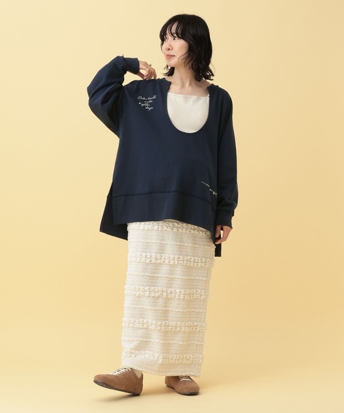 LEPSIM（レプシィム）の「【産前・産後対応】マタニティ／Uネックロゴ刺繍スウェット　634435（マタニティウェア/グッズ・レディース・ネイビー/アイボリー・FREE）」の17枚目の写真