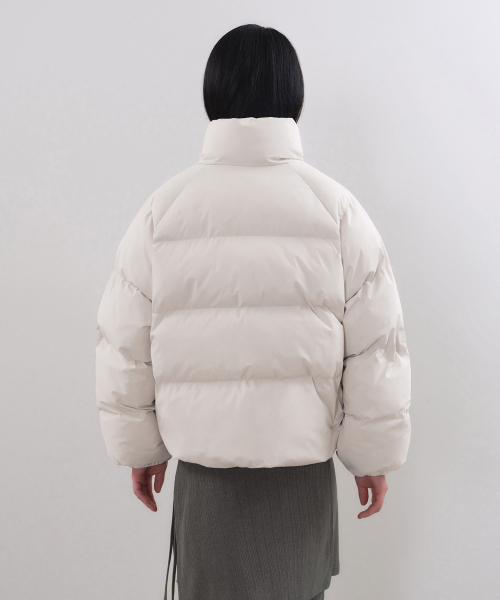 MUSINSA STANDARD WOMAN（ムシンサスタンダードウーマン）の「ウィメンズデイリープファーラグランショートパディングジャケット [ダスティクリーム]（ダウンジャケット/コート・レディース・その他・MEDIUM/LARGE/X-SMALL/SMALL）」の3枚目の写真