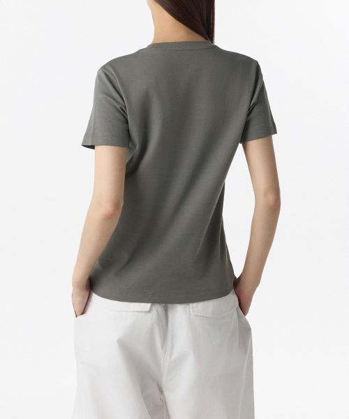 MUSINSA STANDARD WOMAN（ムシンサスタンダードウーマン）の「ウーマンズベーシッククルーネックTシャツ【カーキグレー】（Tシャツ/カットソー・レディース・その他・LARGE/MEDIUM/SMALL/X-LARGE/X-SMALL）」の2枚目の写真