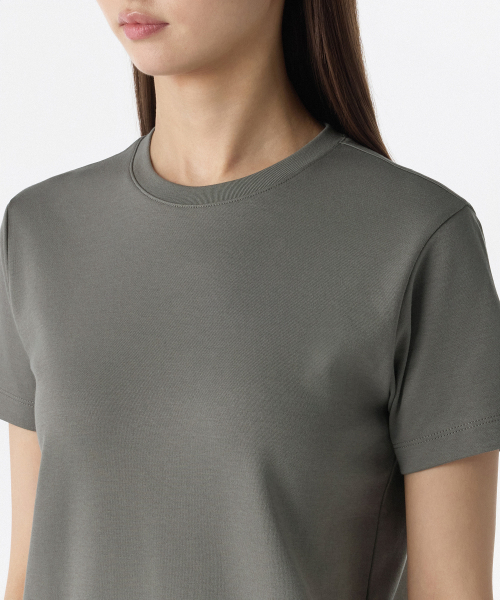 MUSINSA STANDARD WOMAN（ムシンサスタンダードウーマン）の「ウーマンズベーシッククルーネックTシャツ【カーキグレー】（Tシャツ/カットソー・レディース・その他・LARGE/MEDIUM/SMALL/X-LARGE/X-SMALL）」の3枚目の写真
