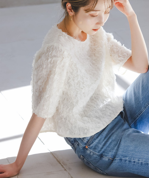 Noble（ノーブル）の「フェザーフリルハーフスリーブブラウス（シャツ/ブラウス・レディース・ホワイト/ブラック・FREE）」の2枚目の写真