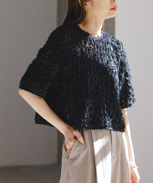 Noble（ノーブル）の「フェザーフリルハーフスリーブブラウス（シャツ/ブラウス・レディース・ホワイト/ブラック・FREE）」の8枚目の写真