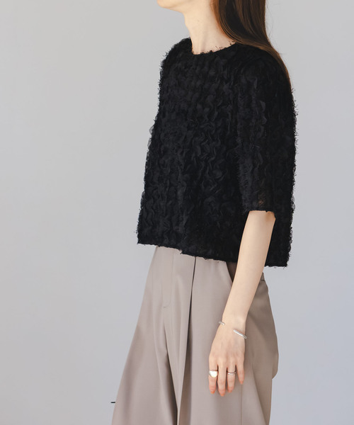 Noble（ノーブル）の「フェザーフリルハーフスリーブブラウス（シャツ/ブラウス・レディース・ホワイト/ブラック・FREE）」の10枚目の写真