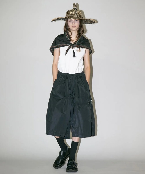 my beautiful landlet(マイビューティフルランドレット)の「【my beautiful landlet】 NYLON TAFFETA WATER PROOF WIDE HALF PANTS(その他パンツ・メンズ・ベージュ/ネイビー/ブラック・1/0)」の2枚目の写真