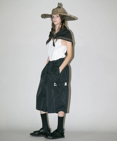my beautiful landlet(マイビューティフルランドレット)の「【my beautiful landlet】 NYLON TAFFETA WATER PROOF WIDE HALF PANTS(その他パンツ・メンズ・ベージュ/ネイビー/ブラック・1/0)」の4枚目の写真