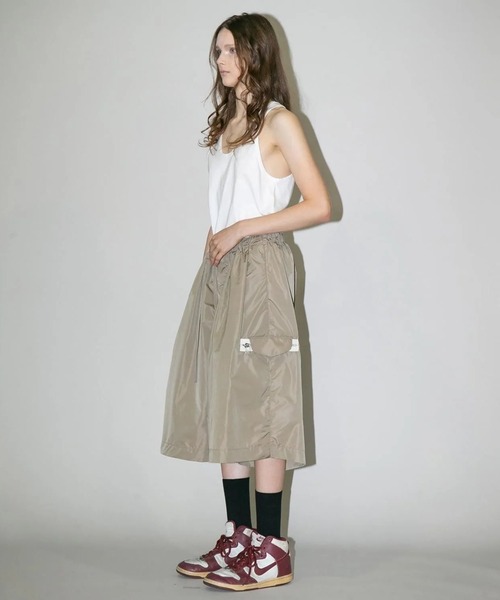 my beautiful landlet(マイビューティフルランドレット)の「【my beautiful landlet】 NYLON TAFFETA WATER PROOF WIDE HALF PANTS(その他パンツ・メンズ・ベージュ/ネイビー/ブラック・1/0)」の8枚目の写真