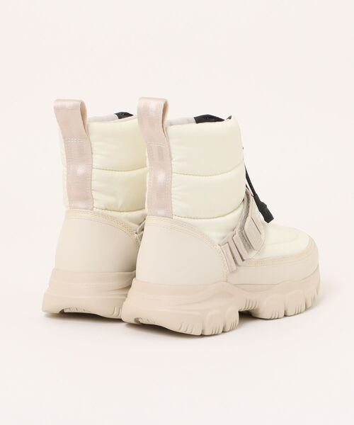 SHAKA(シャカ)の「SNUG ZIP BOOTIE AT(ブーツ・レディース・ブラック/アイボリー・23/22/25/24)」の3枚目の写真