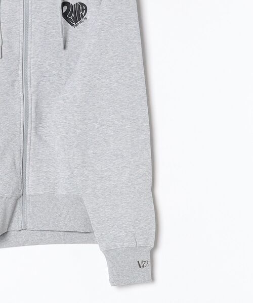 Rivvia PROJECTS（リヴィアプロジェクツ）の「【Rivvia PROJECTS】RV HEART ZIP HOODIE（パーカー・メンズ・グレー系1/ブラック×ホワイト/グレー系2・LARGE/MEDIUM/X-LARGE）」の5枚目の写真