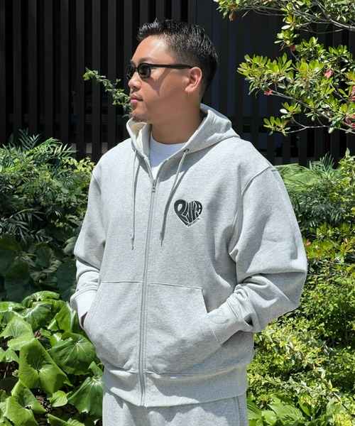 Rivvia PROJECTS（リヴィアプロジェクツ）の「【Rivvia PROJECTS】RV HEART ZIP HOODIE（パーカー・メンズ・グレー系1/ブラック×ホワイト/グレー系2・LARGE/MEDIUM/X-LARGE）」の3枚目の写真
