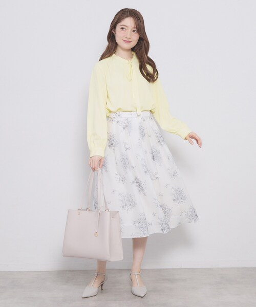 index(インデックス)の「フェイクパールピンボウタイブラウス【洗濯機OK/イージーアイロン/ストレッチ】《XS-LL》(シャツ/ブラウス・レディース・ネイビー系/ライトイエロー系/ベージュ系その他4/オフホワイト・42/40/34/38/36)」の11枚目の写真