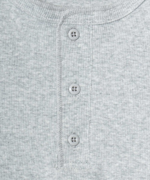 Dickies(ディッキーズ)の「Dickies/ディッキーズ タイトフィット デイリー テレコリブ 無地 ロゴ ワンポイント刺繍 ヘンリーネック 半袖Tシャツ/レディース メンズ(Tシャツ/カットソー・メンズ・ネイビー/ホワイト/グレー/ブラック・M/L/XL)」の16枚目の写真