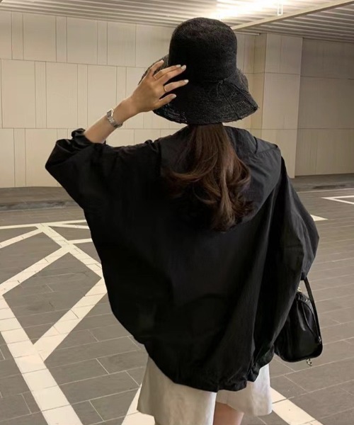 yuue' ( wear )(ユーイ)の「マウンテンパーカー ライトフーディージャケット/冷房対策 UVカットパーカー(マウンテンパーカー・レディース・ホワイト/ブラック・FREE)」の4枚目の写真