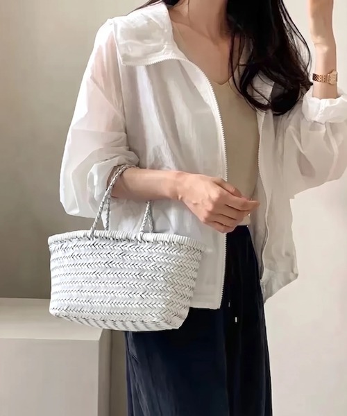 yuue' ( wear )(ユーイ)の「マウンテンパーカー ライトフーディージャケット/冷房対策 UVカットパーカー(マウンテンパーカー・レディース・ホワイト/ブラック・FREE)」の13枚目の写真