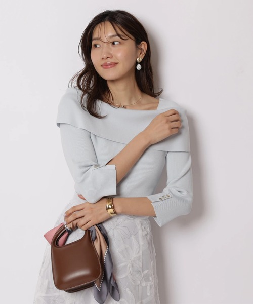 JUSGLITTY(ジャスグリッティー)の「7分袖ケープオフショルニット(ニット/セーター・レディース・ピンク/ベージュ系その他/ブルー系その他3/ネイビー/ホワイト・2)」の4枚目の写真