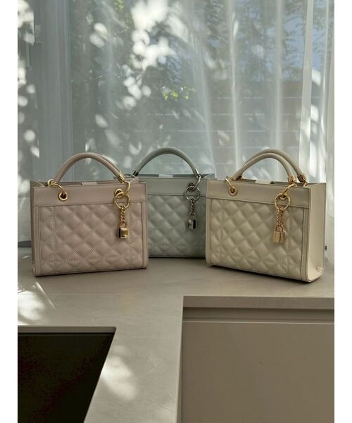 dazzlin(ダズリン)の「キルティングハンドルバッグ(ハンドバッグ・レディース・アイボリー/ピンク/ブルー・FREE)」の5枚目の写真