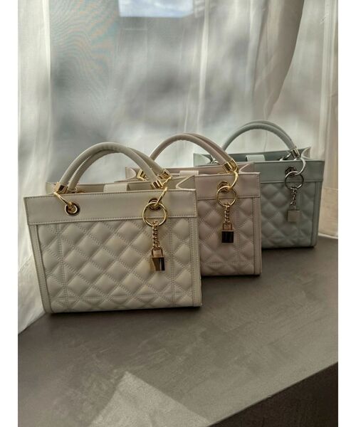 dazzlin(ダズリン)の「キルティングハンドルバッグ(ハンドバッグ・レディース・アイボリー/ピンク/ブルー・FREE)」の6枚目の写真