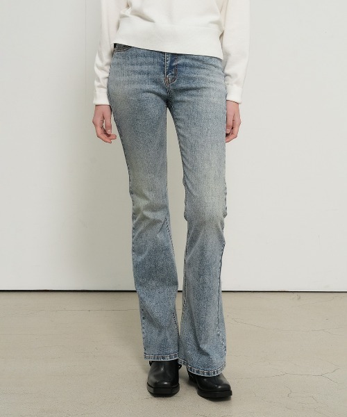GENERAL IDEA(ジェネラルアイデア)の「【GENERAL IDEA】ブーツカットウォッシュデニムパンツ / BOOTCUT WASHING DENIM PANTS(デニムパンツ・レディース・ライトブルー/ダークブルー/ネイビー/ブラック・L/M/S/XL)」の1枚目の写真
