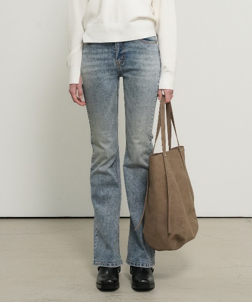 GENERAL IDEA(ジェネラルアイデア)の「【GENERAL IDEA】ブーツカットウォッシュデニムパンツ / BOOTCUT WASHING DENIM PANTS(デニムパンツ・レディース・ライトブルー/ダークブルー/ネイビー/ブラック・L/M/S/XL)」の12枚目の写真