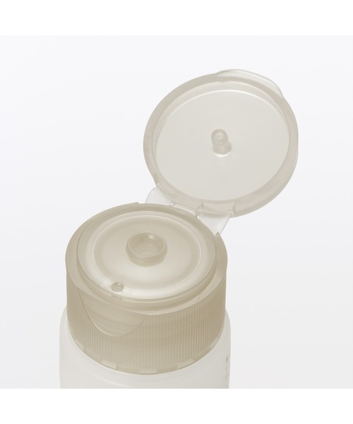 無印良品(ムジルシリョウヒン)の「マイルドミルククレンジング(携帯用) 50mL(クレンジング・レディース・その他・FREE)」の2枚目の写真