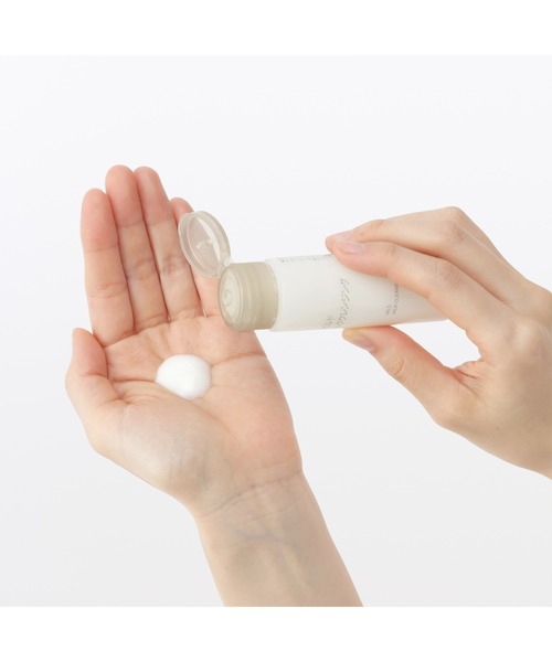 無印良品(ムジルシリョウヒン)の「マイルドミルククレンジング(携帯用) 50mL(クレンジング・レディース・その他・FREE)」の4枚目の写真