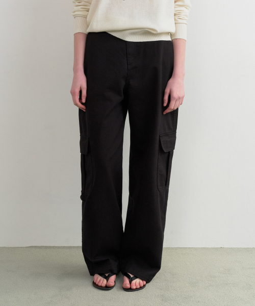 ROLAROLA(ロラロラ)の「CARGO WIDE COTTON PANTS BLACK(その他パンツ・レディース・ブラック・SMALL/MEDIUM)」の2枚目の写真