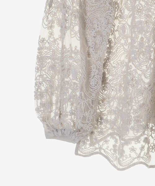 le.coeur blanc（ルクールブラン）の「TORRAZZO DONNA別注エンブロイダリーレースシャツ（シャツ/ブラウス・レディース・ライトグレー/ホワイト・38）」の5枚目の写真