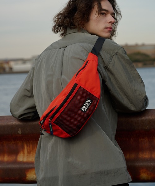 Eddie Bauer(エディーバウアー)の「EBTEK メッシュ ウエストバッグ(ボディバッグ/ウエストポーチ・メンズ・オレンジ/グリーン/ブラック・F)」の3枚目の写真