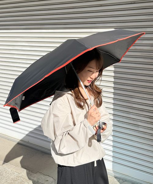 KiU（キウ）の「【KiU/キウ】  ALL WEATHER UMBRELLA：晴雨兼用傘（折りたたみ傘・レディース・アイボリー/ブラック・FREE）」の5枚目の写真