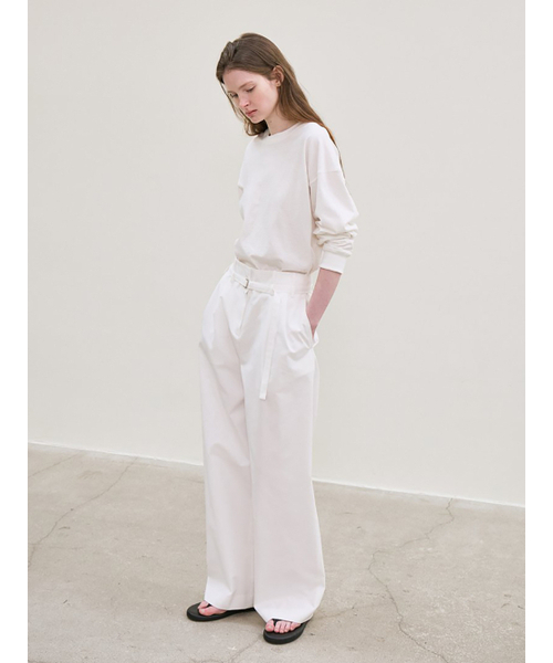 le（ル）の「belted two-tucked pants (white)（スラックス・レディース・その他・MEDIUM/SMALL）」の3枚目の写真