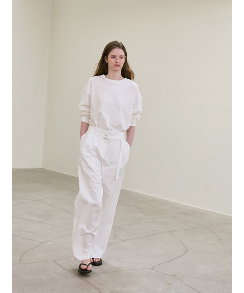 le（ル）の「belted two-tucked pants (white)（スラックス・レディース・その他・MEDIUM/SMALL）」の4枚目の写真
